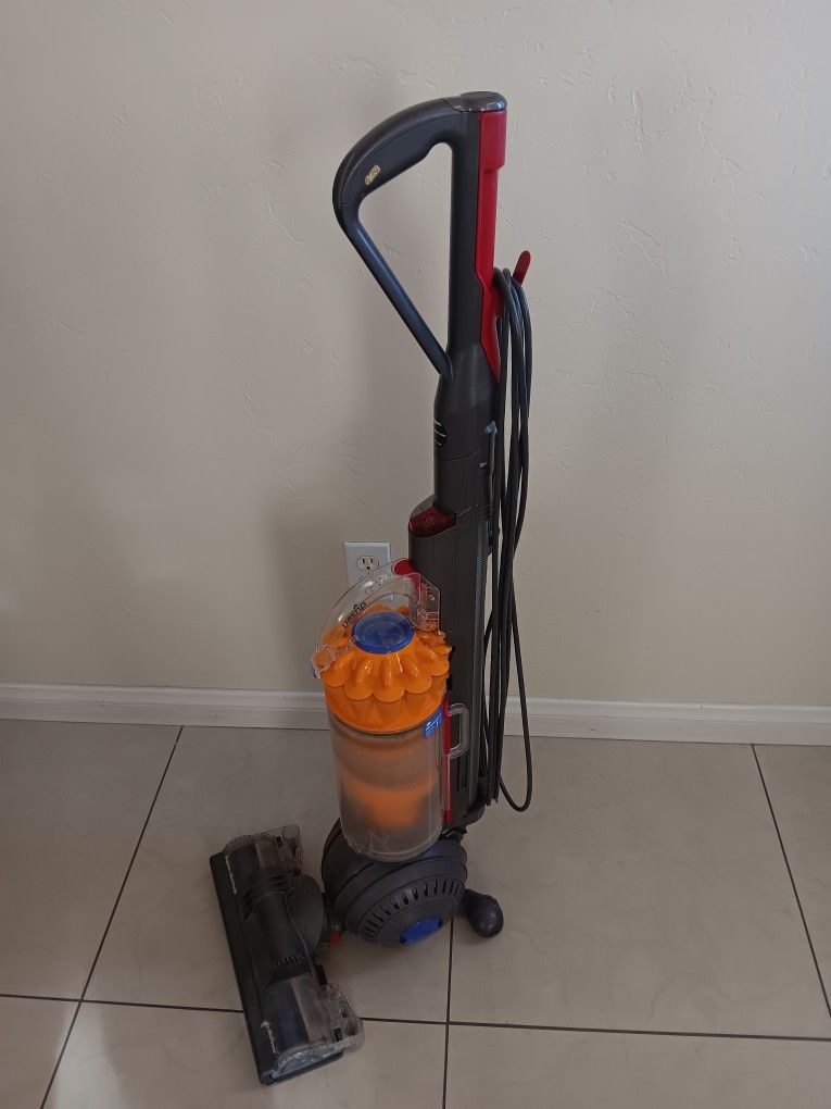 Dyson Slim ball Vacuum Cleaner
