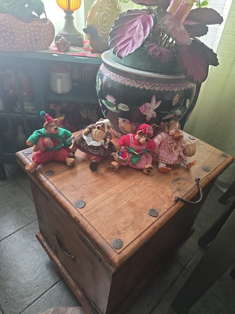 Antique Style Decoration Dolls