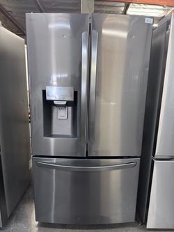 LG French Door Refrigerator with Ice and Water Dispenser