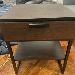 Small Night Stand With Drawer