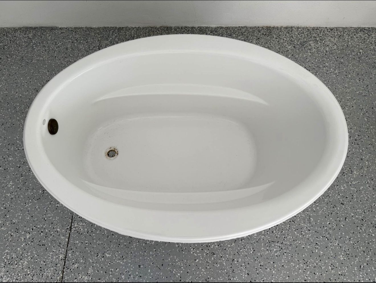 ((( Oval Jacuzzi )))