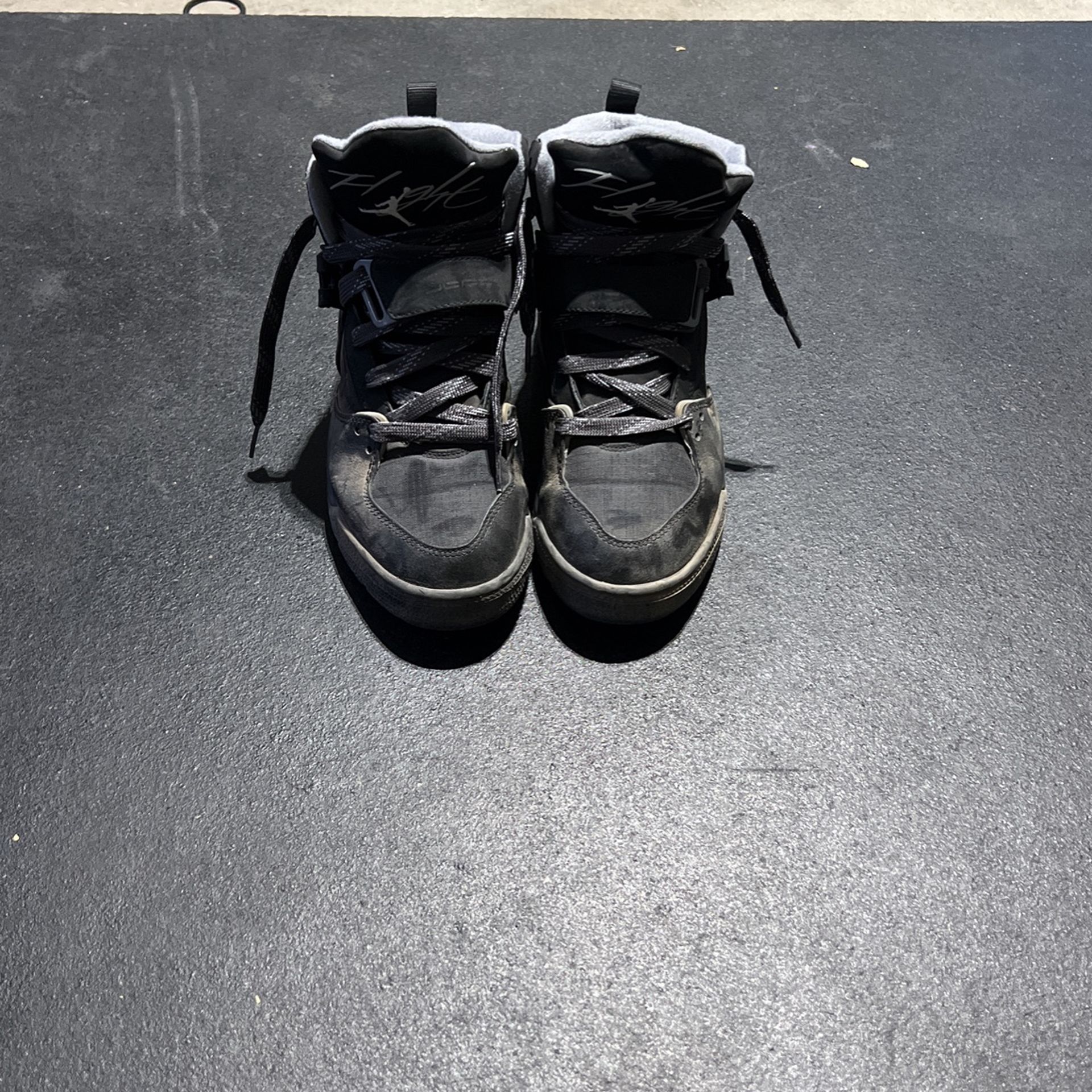 Jordan flights boots SZ 6y
