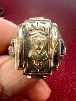 Vintage 1963 Excelsior High School Class Ring.