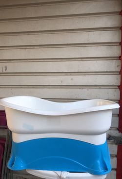 Infant bath tub