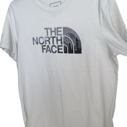 The North Face Women’s T-Shirt Size Medium 