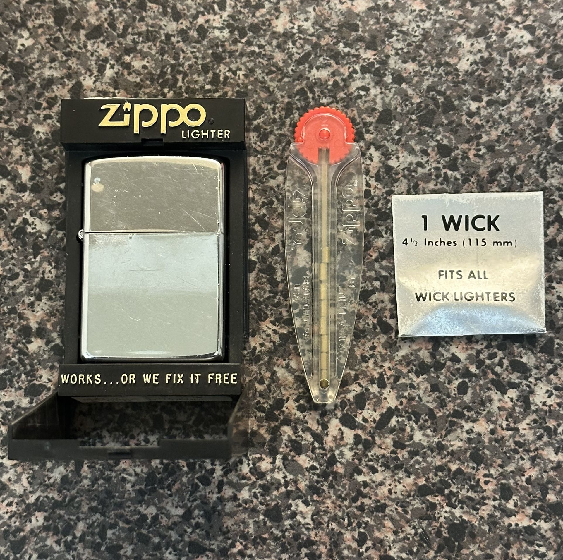Zippo Chrome Lighter with Flint and 1 Wick