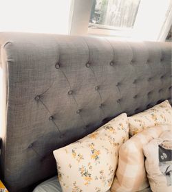 Queen size tufted high end, headboard
