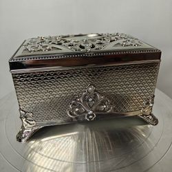 Things Remembered musical jewelry box adorned with Swarovski crystals