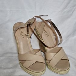 Women's Wedge Heels Size 8 By Charles Davids