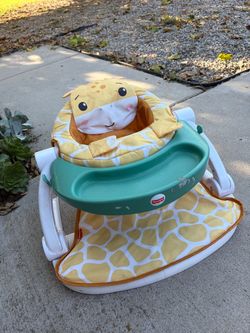 Giraffe baby seat.