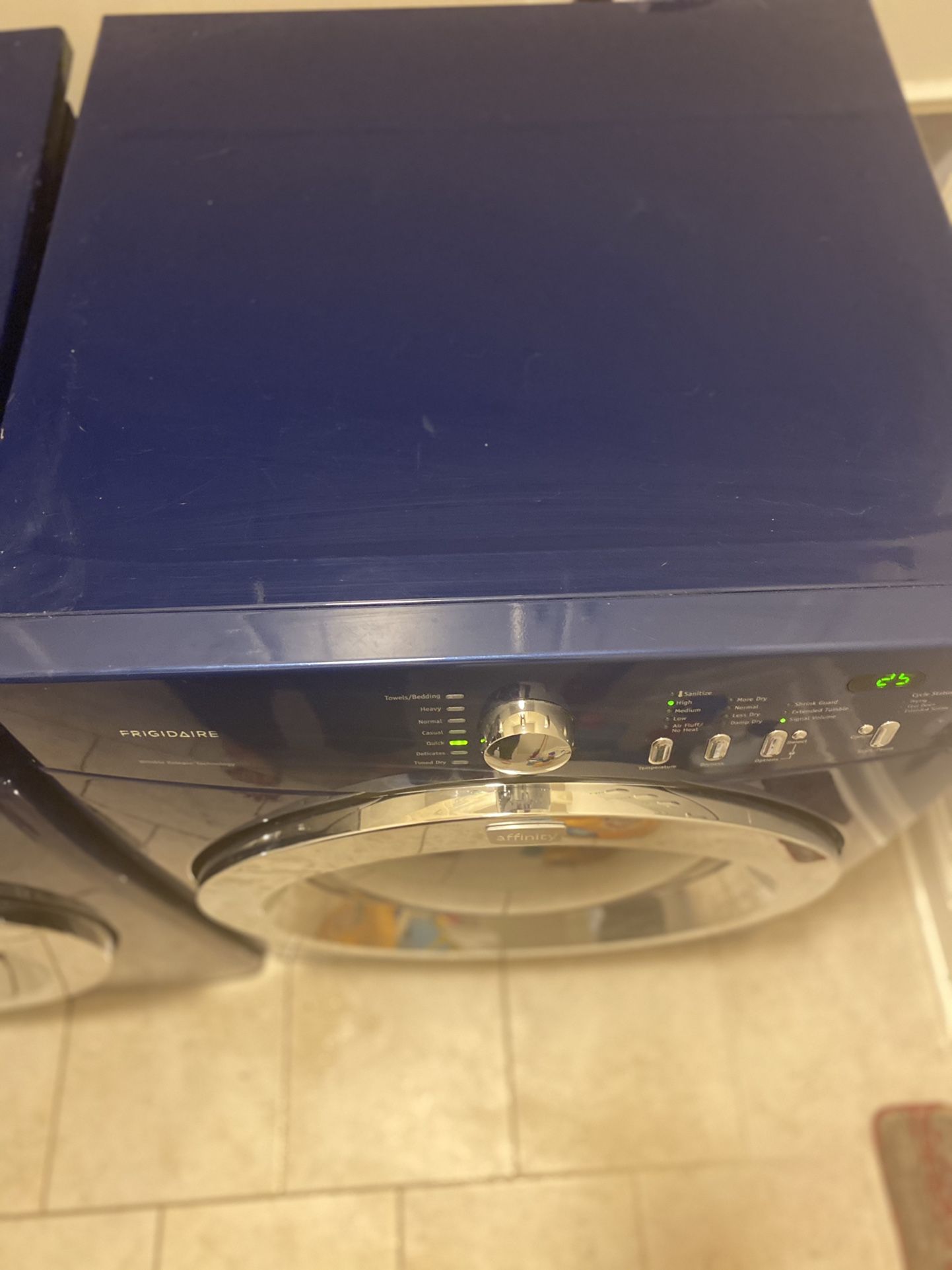 Frigidaire Affinity Front load Washer and Dryer for Sale in Cumming, GA