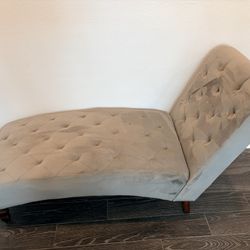 Reading Chair Chaise