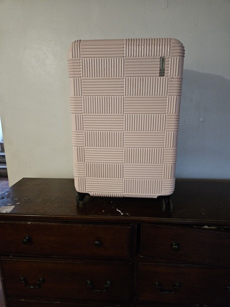 American Tourist hardly Case Luggage