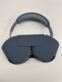 Apple AirPods Max Headphones in Smart Case