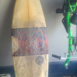 Evolved Surfboard 5'10"