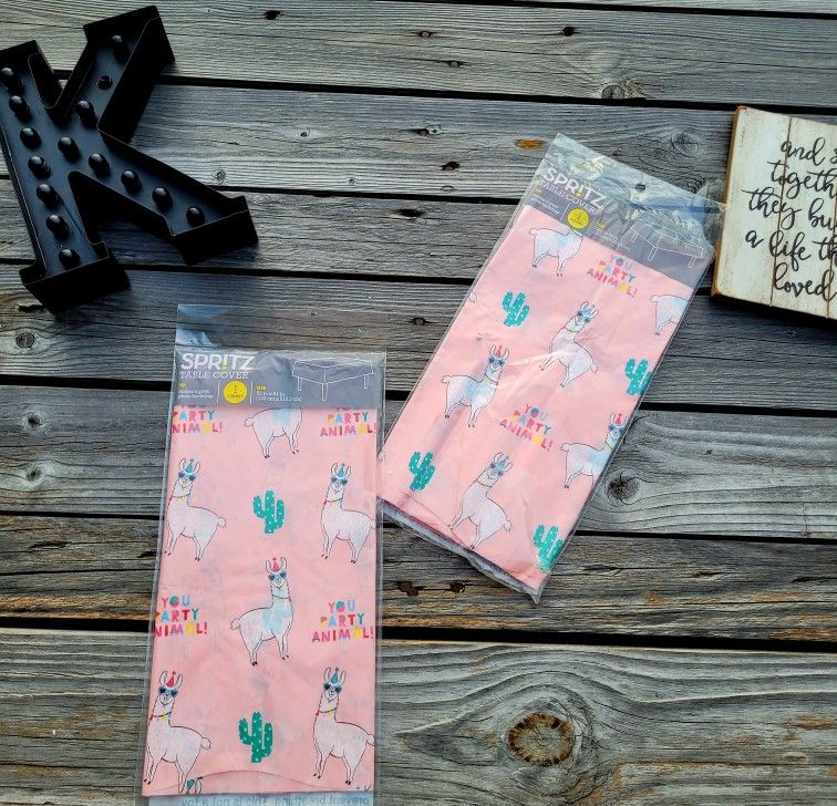 LLAMA PINK BIRTHDAY TABLE COVER