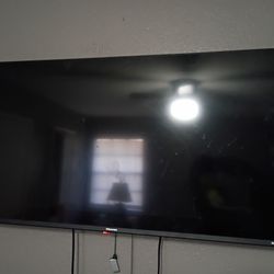 32 Inch Hisense With Remote And Wall Mount
