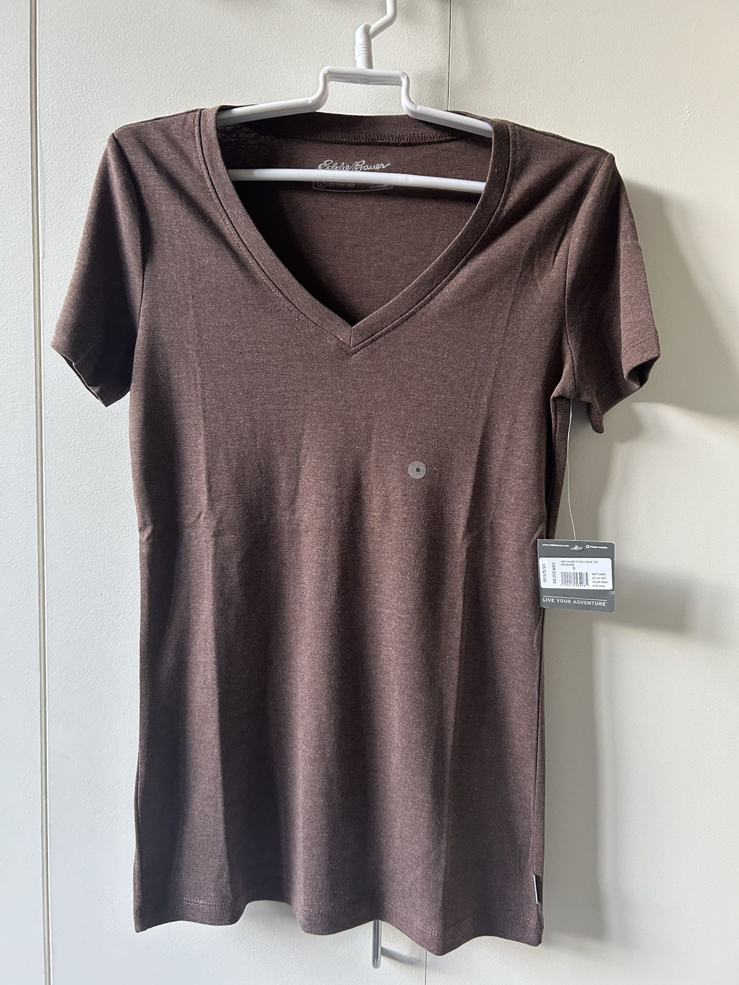 Brand new Eddie Bauer cotton blend tee size small