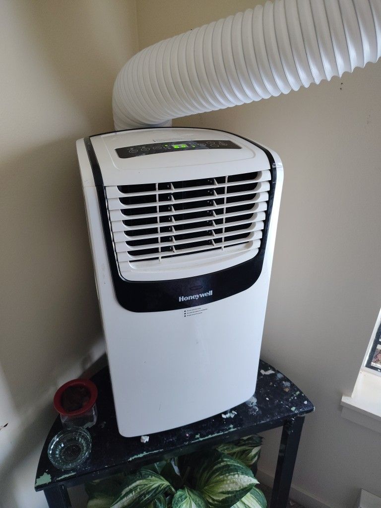 9,000 BTU Portable Air Conditioner with Dehumidifier & Fan, 24-Hour Timer,