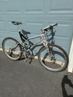 RARE Vintage 1990s AMP Research B5 Mountain Bike Large, Mercedes Benz Collab