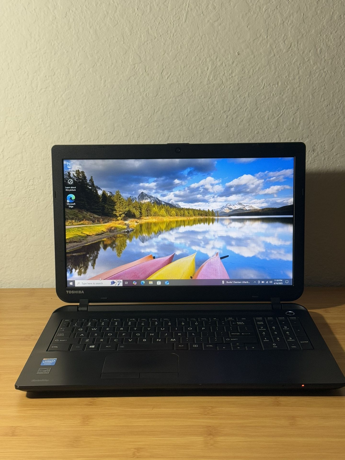 Toshiba laptop 15.6” windows 10 pro 500GB 4GB Ram