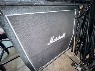 Marshall 1960A Lead 300-Watt 4x12" Angled Guitar Speaker Cabinet