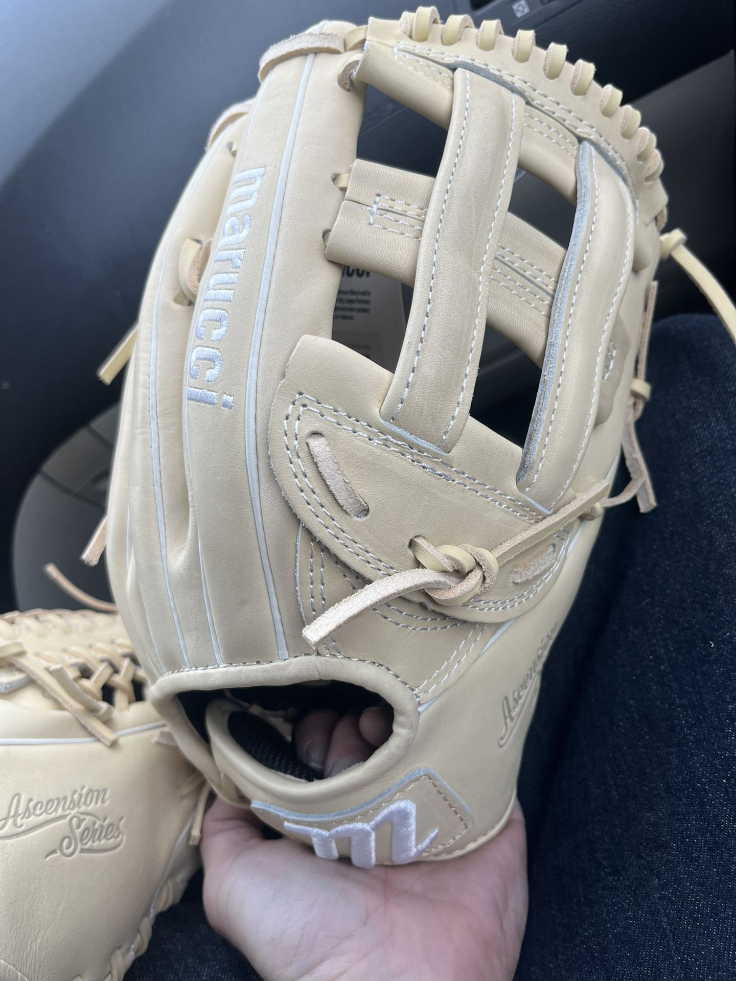 Marucci baseball glove