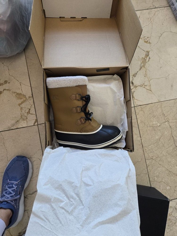 Women SIZE 8 Sorel Waterproof Snow Boots