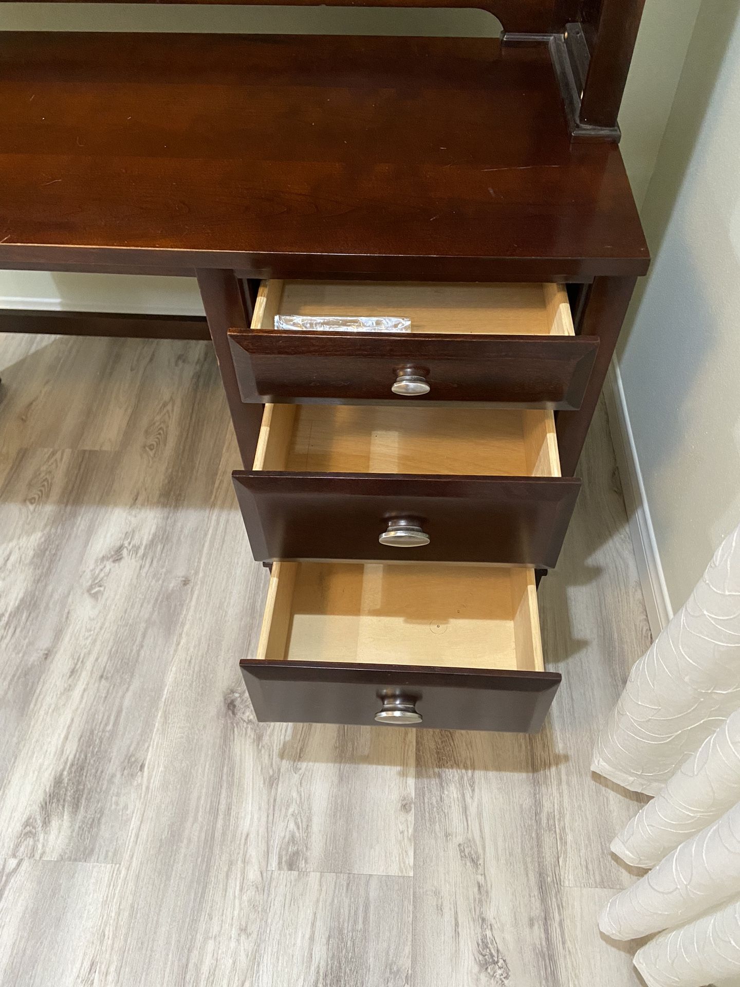 Thomasville Desk And Hutch