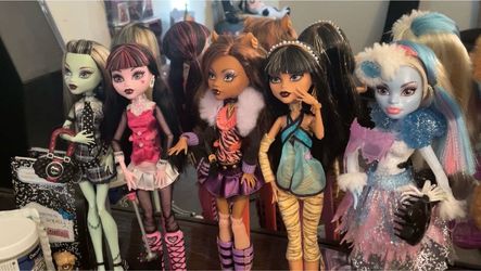 Monster high doll lot
