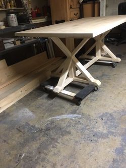 Farmhouse dining room tables