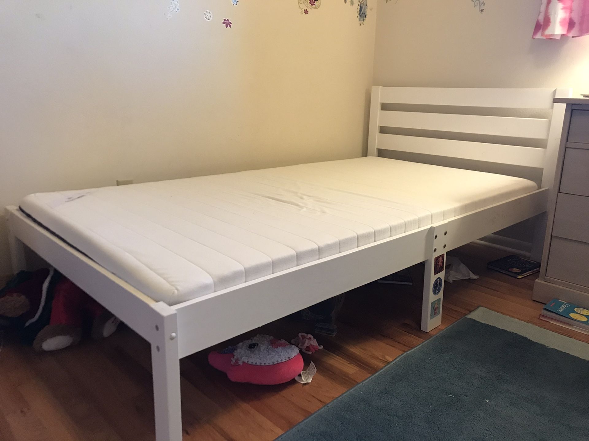 Twin Bed w/ free mattress