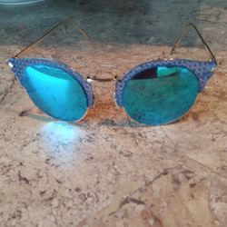 Sunglasses For Del New And Used All For $350