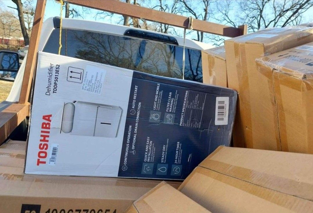 Toshiba
50-Pint 115-Volt ENERGY STAR MOST EFFICIENT Dehumidifier with Continuous Operation Function covers up to 4,500 sq. ft.