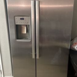 Refrigerator GE Brand