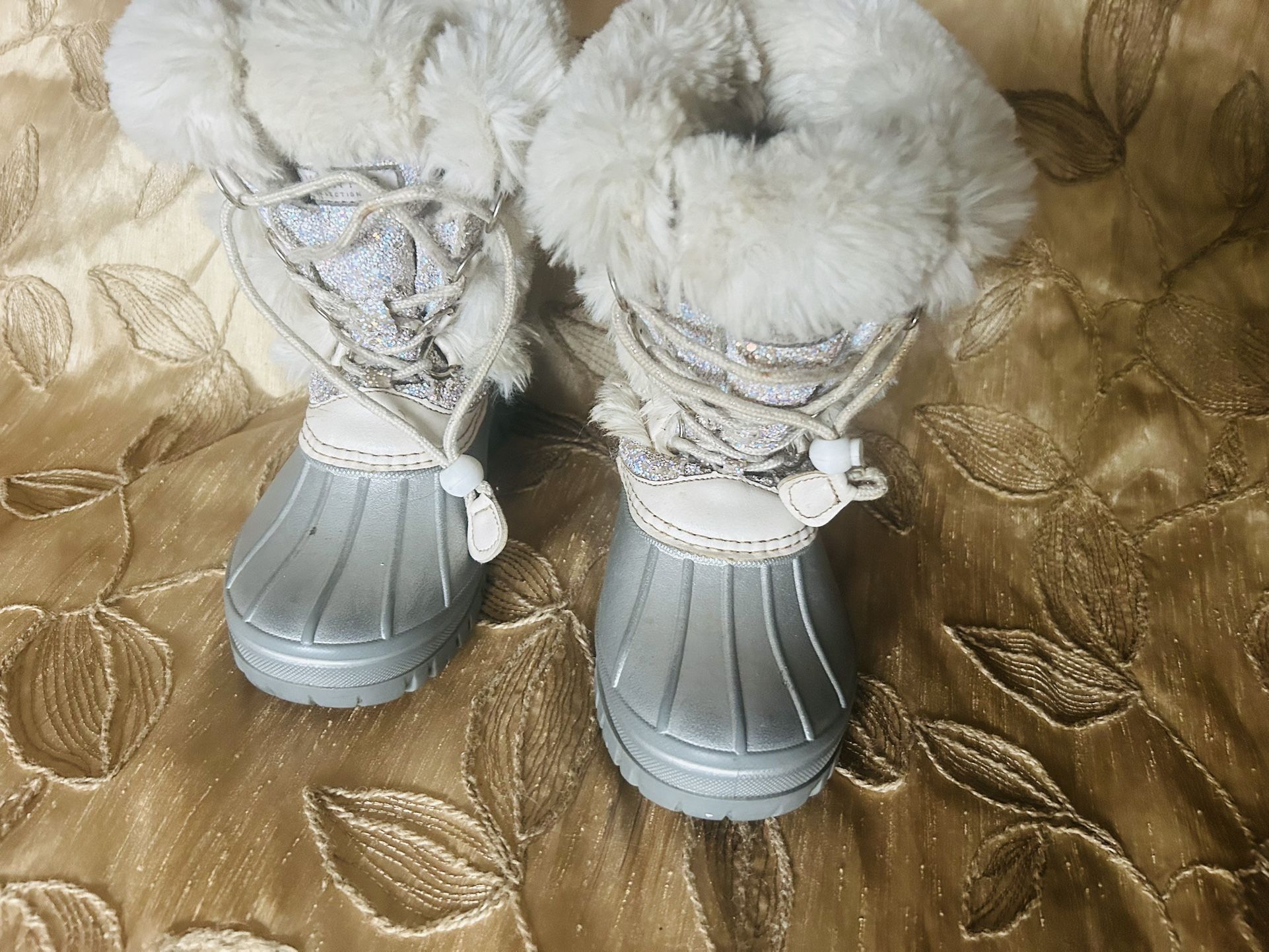 London Fog Boots With Full On The Inside For Warm Size 2 Great Condition