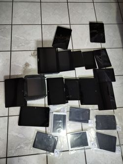 Lot of 21 Tablets/iPads, READ! SOME WORK, DON'T WORK, STICKY, LOCKED, CRACKED SCREENS, ETC. READ!!
