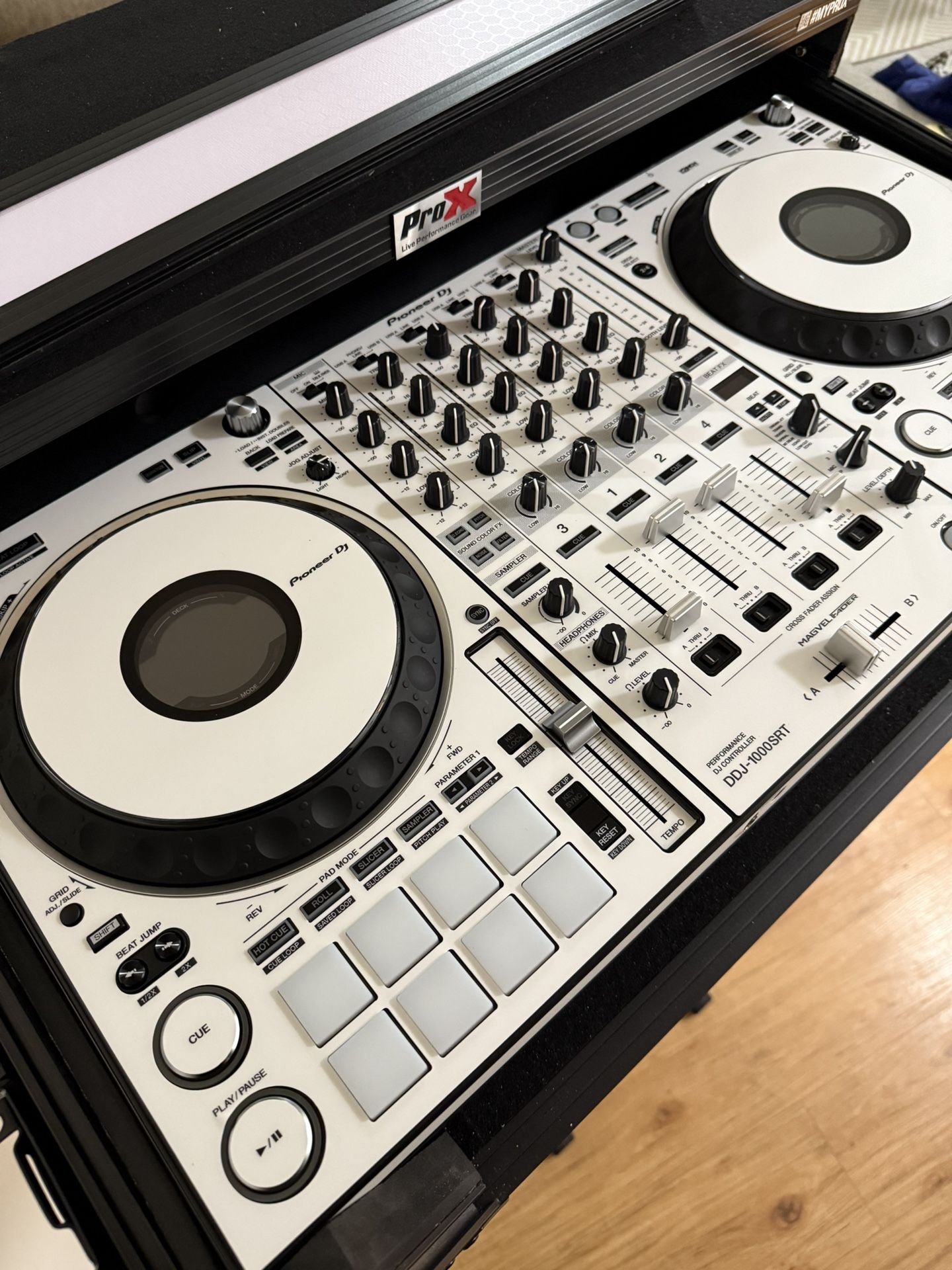 New Pioneer Ddj Srt1000 White Skin + New White Case