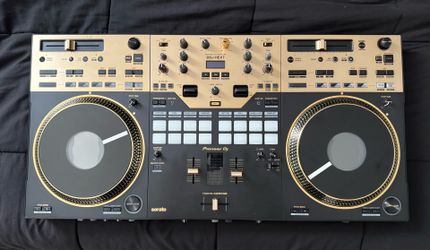 Pioneer DDJ-Rev 7 Controller