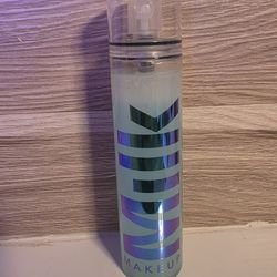 MILK MAKEUP
 
Hydro Grip 12HR Dewy Setting Spray With Hyaluronic Acid + Niacinamide