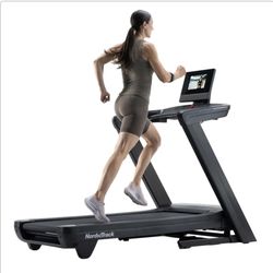 🏃 NordicTrack Commercial 1250 Treadmill – NEW IN BOX – 10” Touchscreen – Delivery Available 🚚