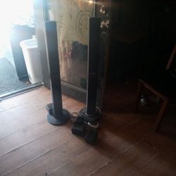 Panasonic Tower Surround Sound Speakers With 4 Small Speakers