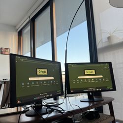 2 Monitors