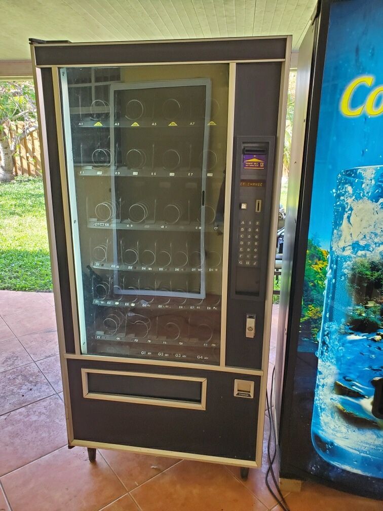 Vending Machine Must Go ASAP! $900 OBO (READ DESCRIPTION)