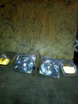 Ford explorer Sport Trac 2004 headlights and turn signal lights