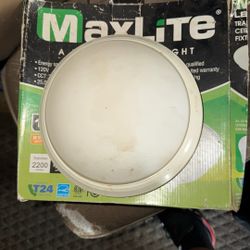 MaxLte Traditional Ceiling Fixture qnty:x2 