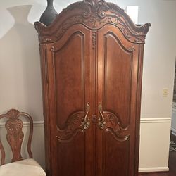 Wardrobe Cabinet