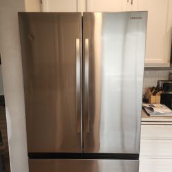 1 Year Old Samsung Fridge Mega Capacity With Beverage Center 