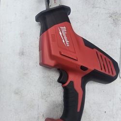 LIKE NEW MILWAUKEE M18 HACKSAW 75$ TOOL ONLY 