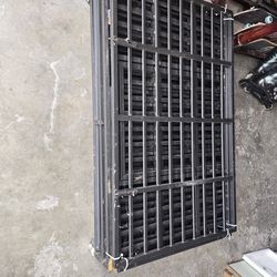 Heavy Duty Dog Kennel with Tray